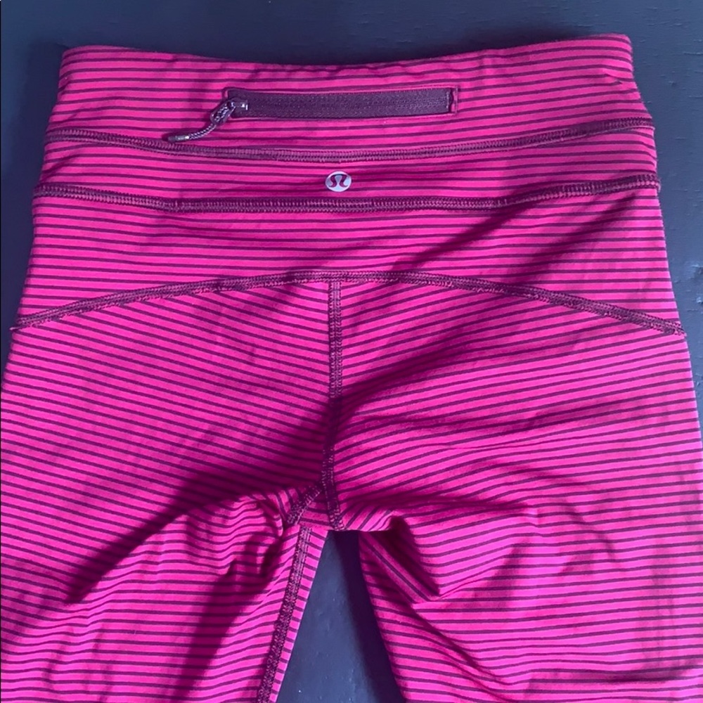 Lululemon burgundy mesh leggings